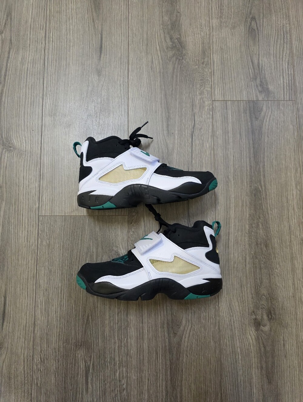 Nike Air Diamond Turf Emerald Sneakers Mens Size 9